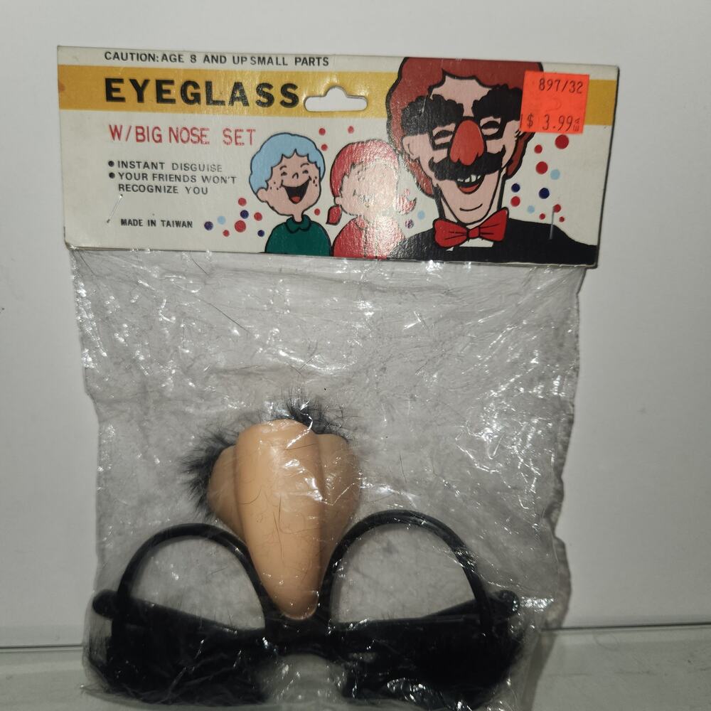 Vintage NIP Groucho Marks Eyeglass Disguise